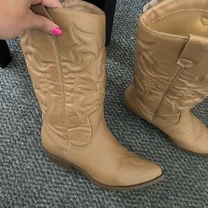 Cowgirl boots size 7